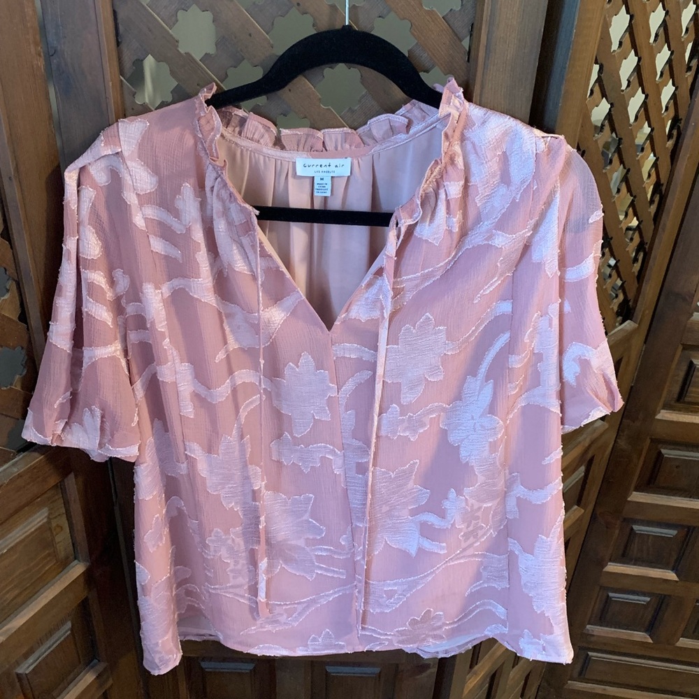 Pink silk, flouncy top by Current Air SIZE: M